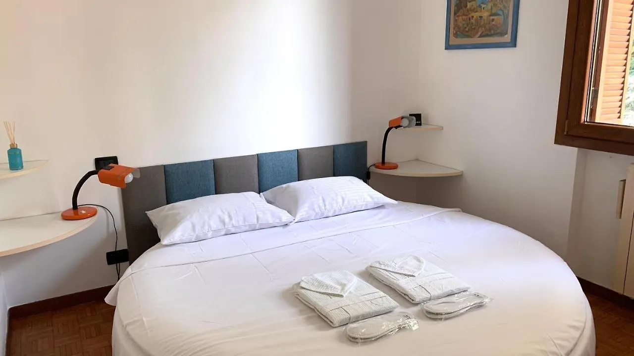 Como Lake Milano Dream Apartment Guanzate 0*,  Italy